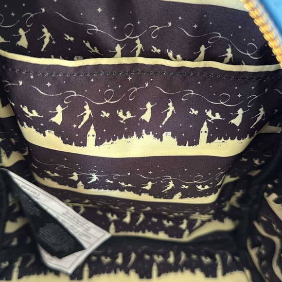 Peter Pan Loungefly Backpack & Wallet - Picture 6 of 9